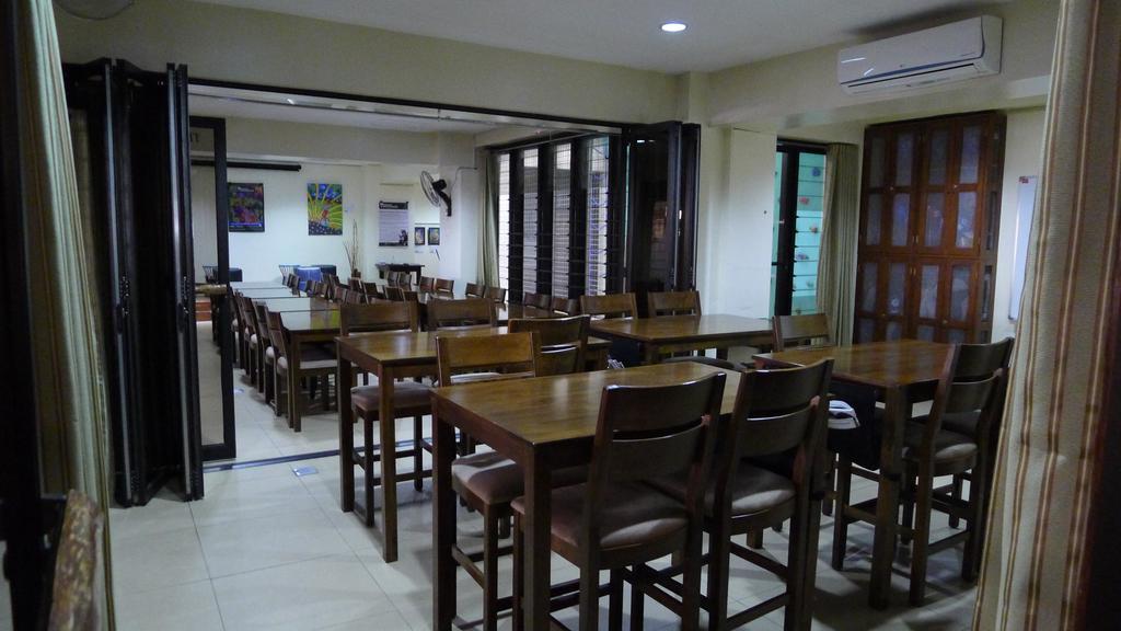 West Gorordo Hotel Cebu Exterior foto
